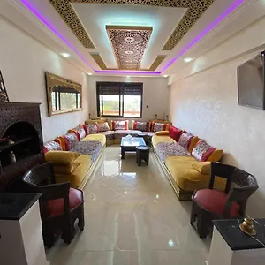 Appartement Charmant Logement Avec Parking Résidenciel Sans Piscines, Marrakesh